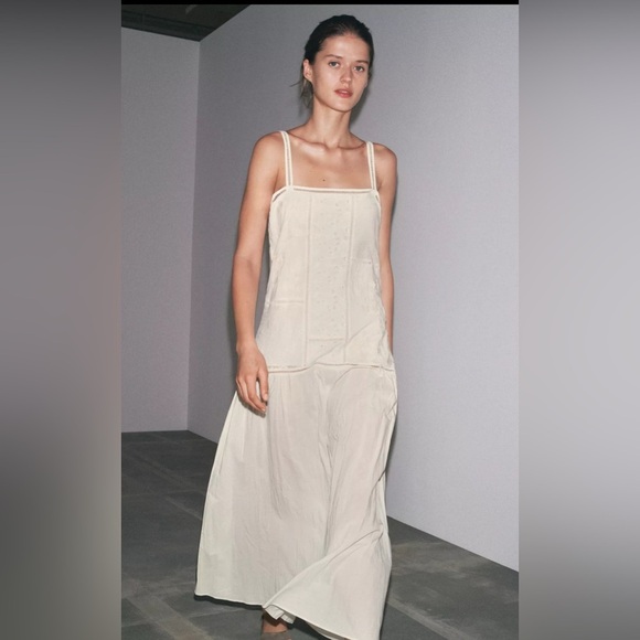Elegant Cream Maxi Dress - Picture 1 of 7
